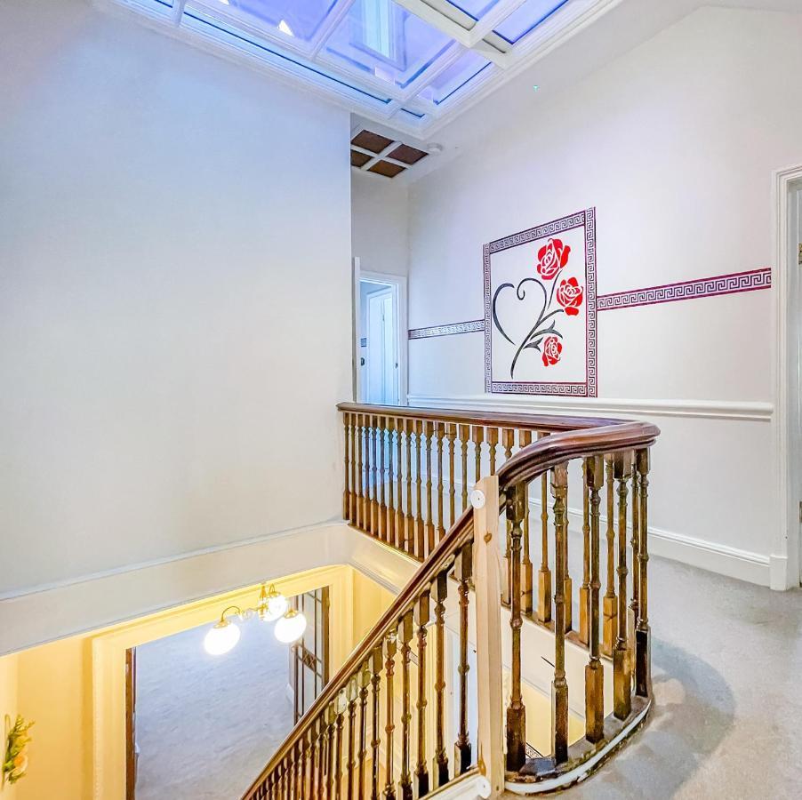 *Rd9Bc* For Your Most Relaxed & Cosy Stay + Free Parking + Free Fast Wifi * Leeds  Exterior photo